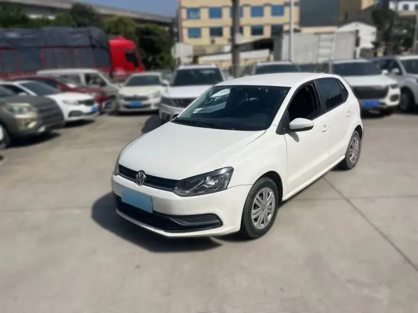 2014 Volkswagen Polo 1.4L 90HP L4 5MT