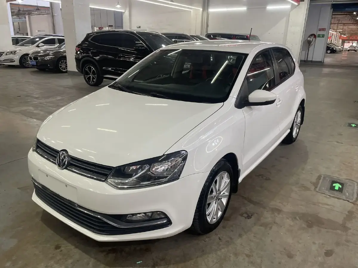 2014 Volkswagen Polo 1.6L 110HP L4 6AT