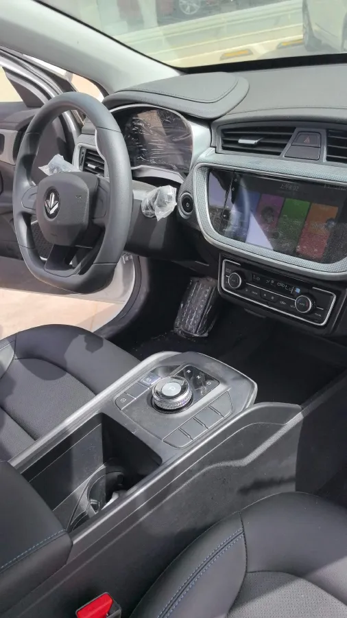 2022 Livan Maple 60s BEV 52.56KWH,autocango,china used car exporter,china ev exporter,chinese used car exporter,chinese used ev exporter