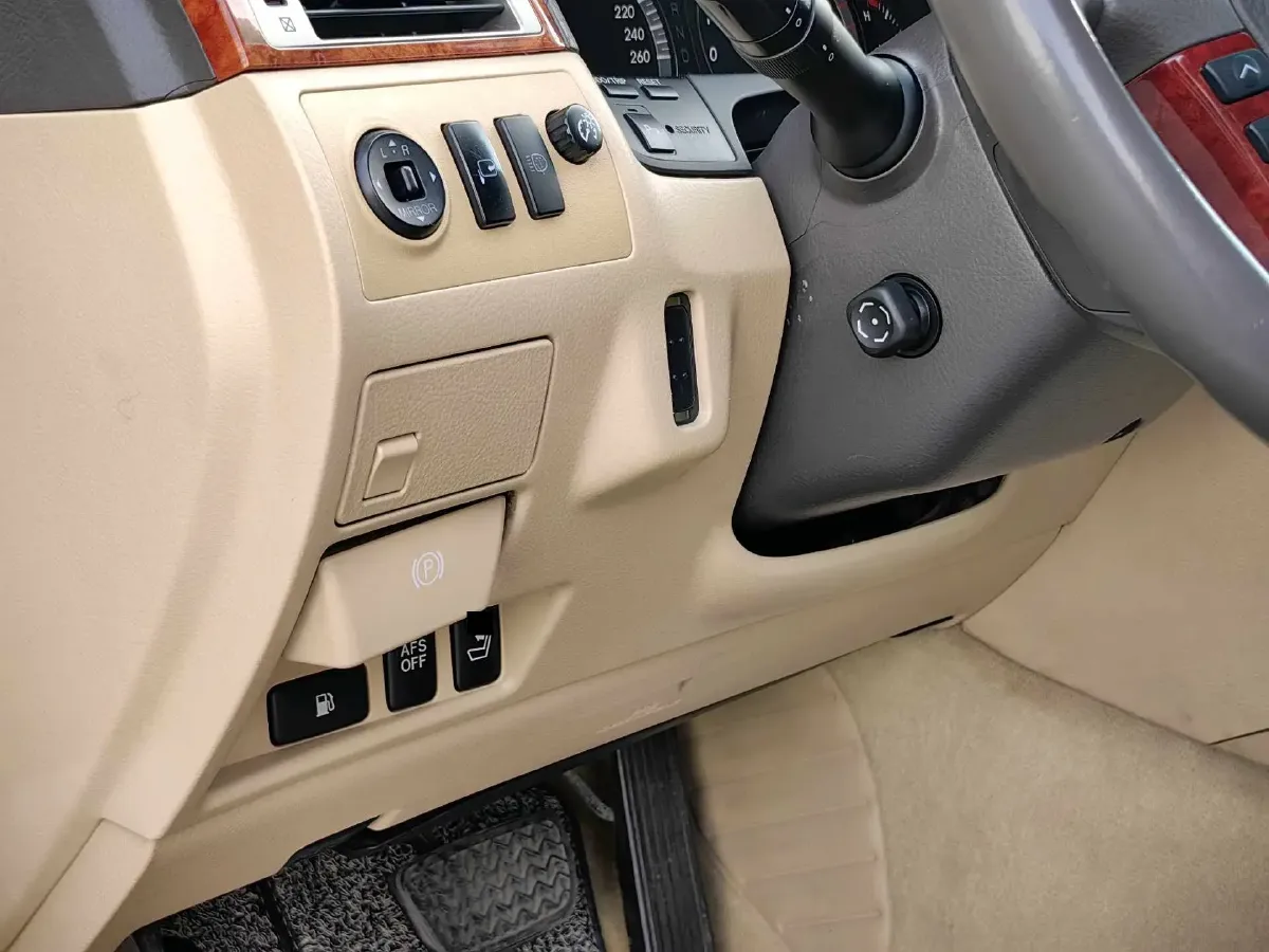 2009 HongQi ShengShi 3.0L 231HP V6 6AT,autocango,china used car exporter,china ev exporter,chinese used car exporter,chinese used ev exporter