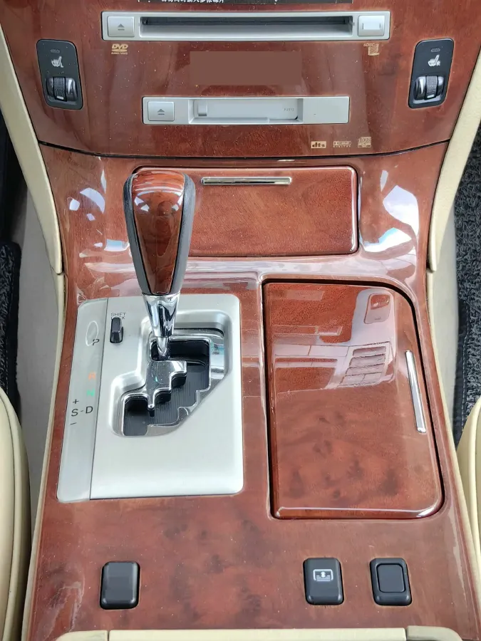 2009 HongQi ShengShi 3.0L 231HP V6 6AT,autocango,china used car exporter,china ev exporter,chinese used car exporter,chinese used ev exporter