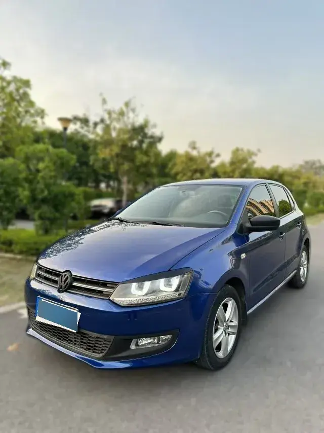 2011 Volkswagen Polo 1.4L 86HP L4 6AT