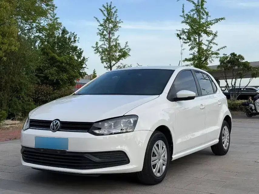 2016 Volkswagen Polo 1.4L 90HP L4 6AT
