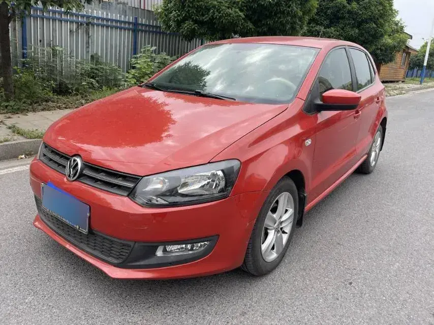2011 Volkswagen Polo 1.4L 86HP L4 6AT