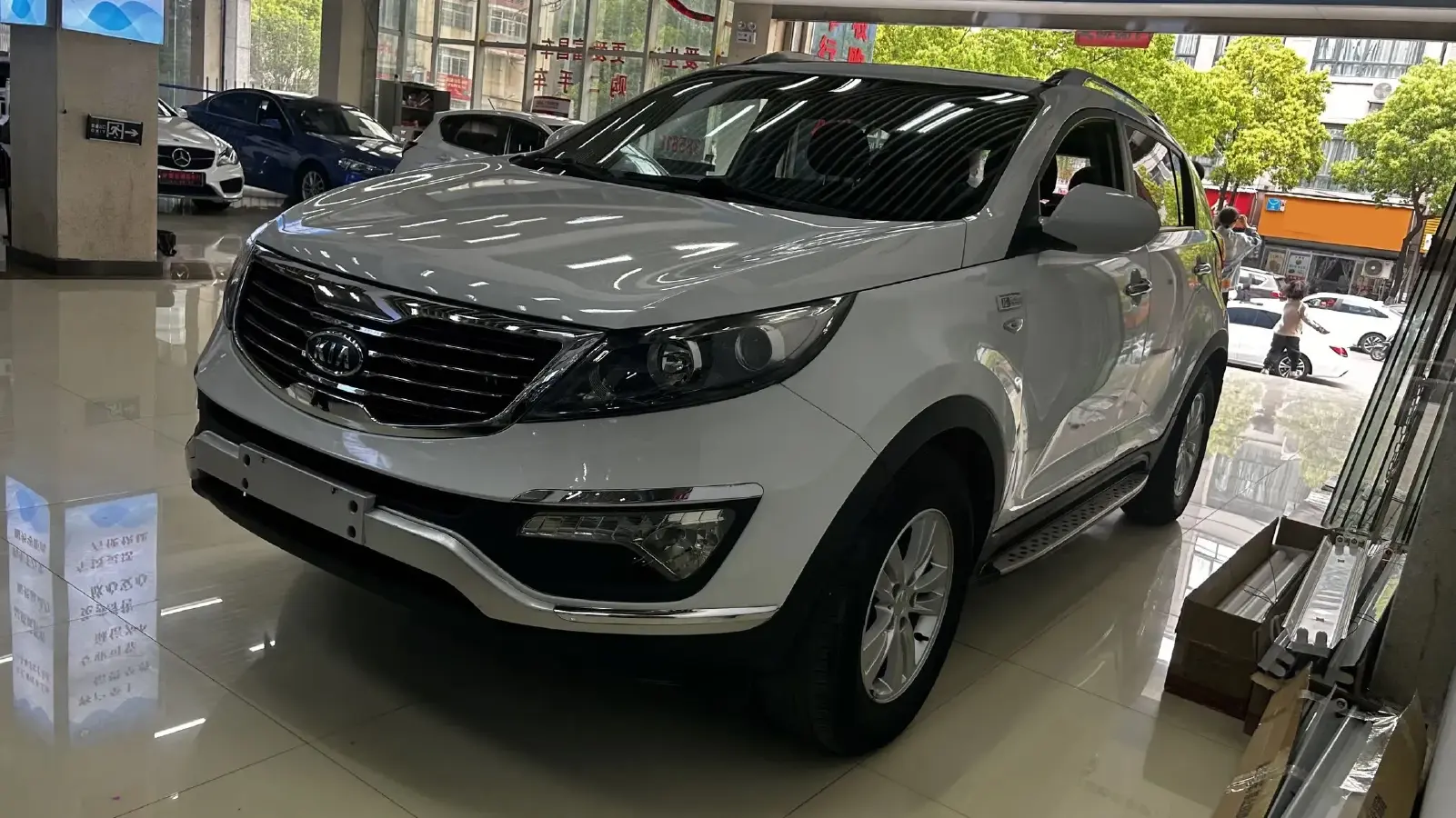 2012 Kia Sportage R 2.0L 165HP L4 6AT