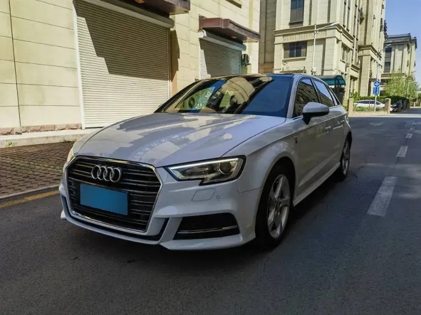 2025 Audi A3 1.5T 160HP L4 7DCT