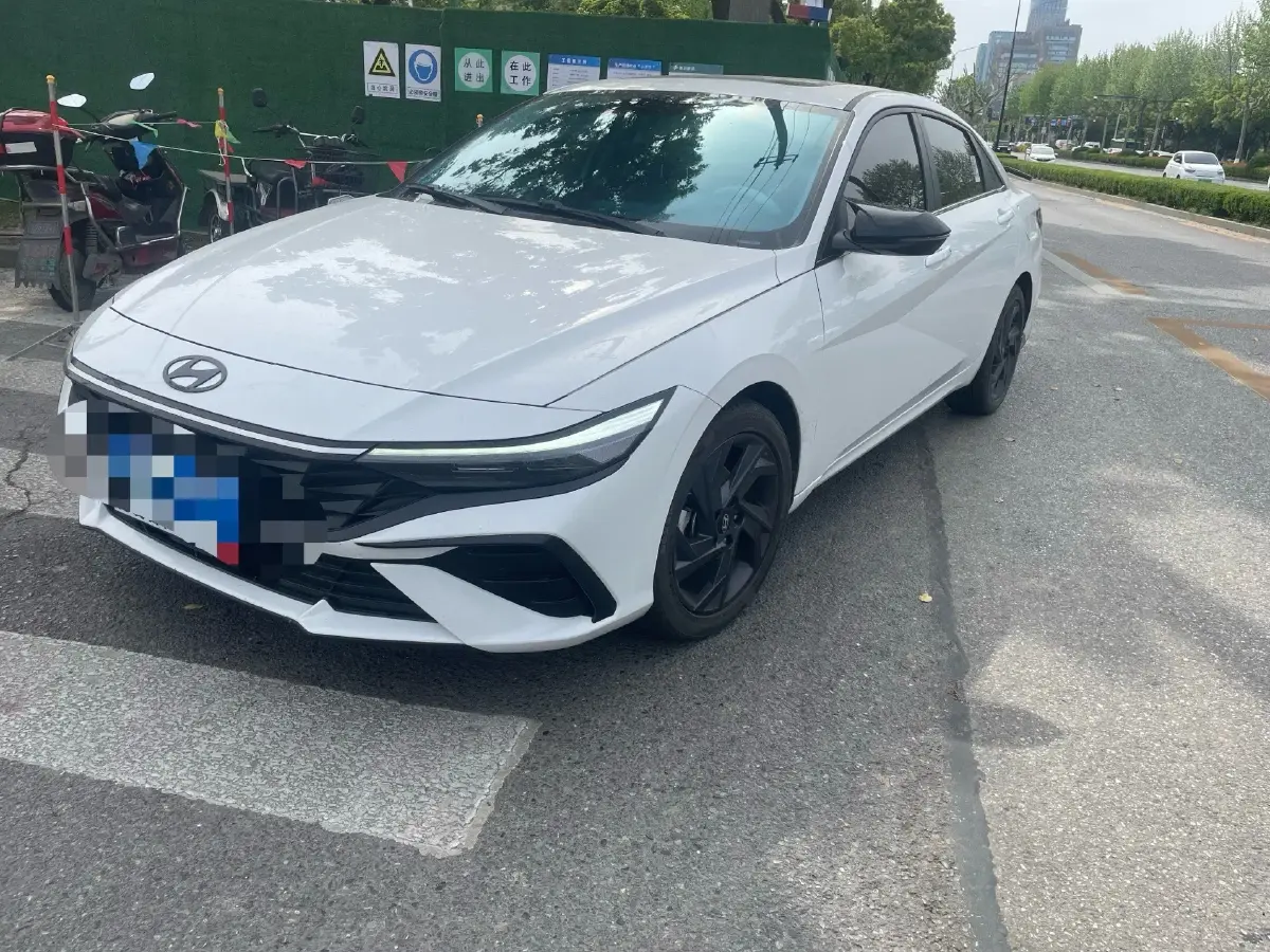 2023 Hyundai Elantra 1.5L 115HP L4 CVT