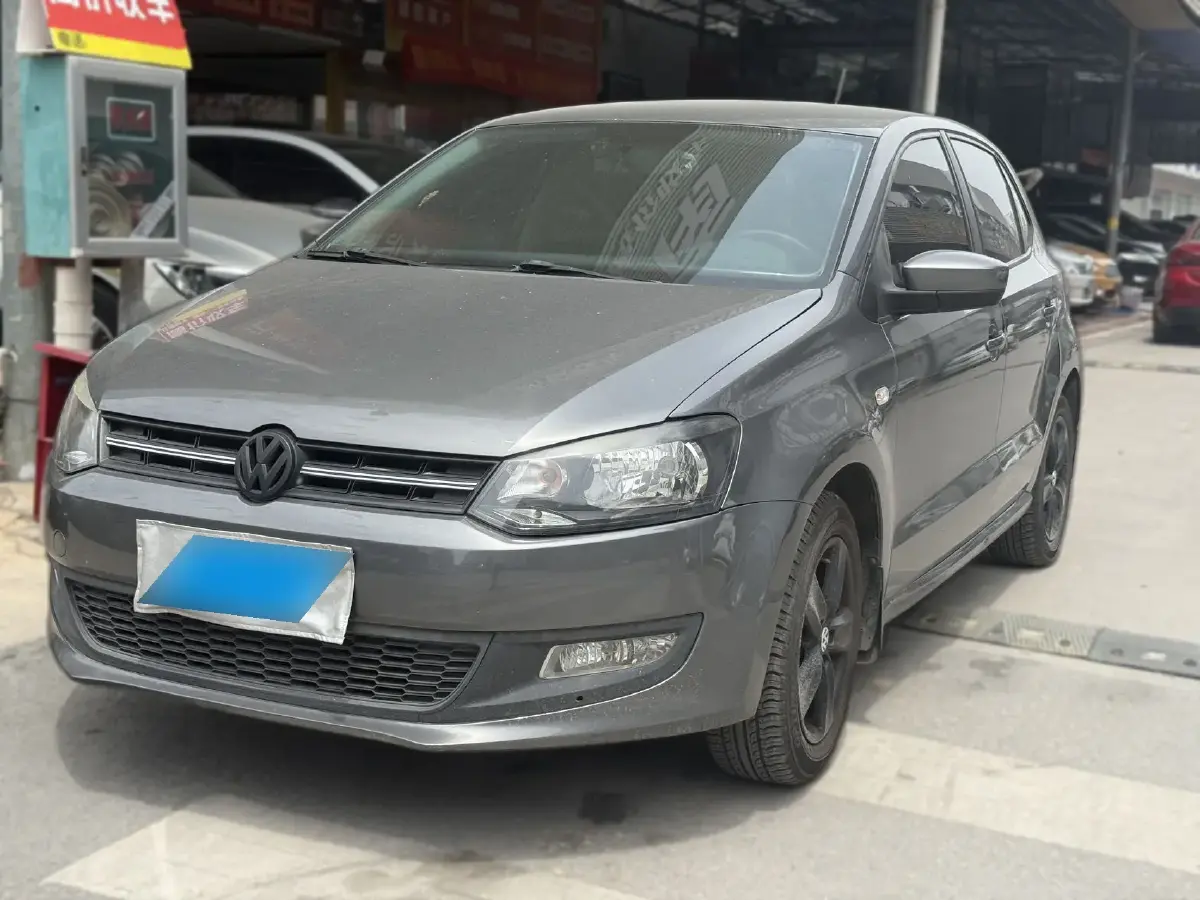 2011 Volkswagen Polo 1.4L 86HP L4 6AT