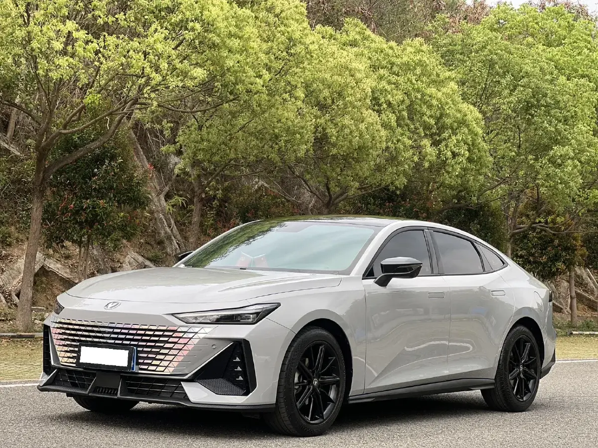 2022 ChangAn UNI-V 1.5T 188HP L4 7DCT