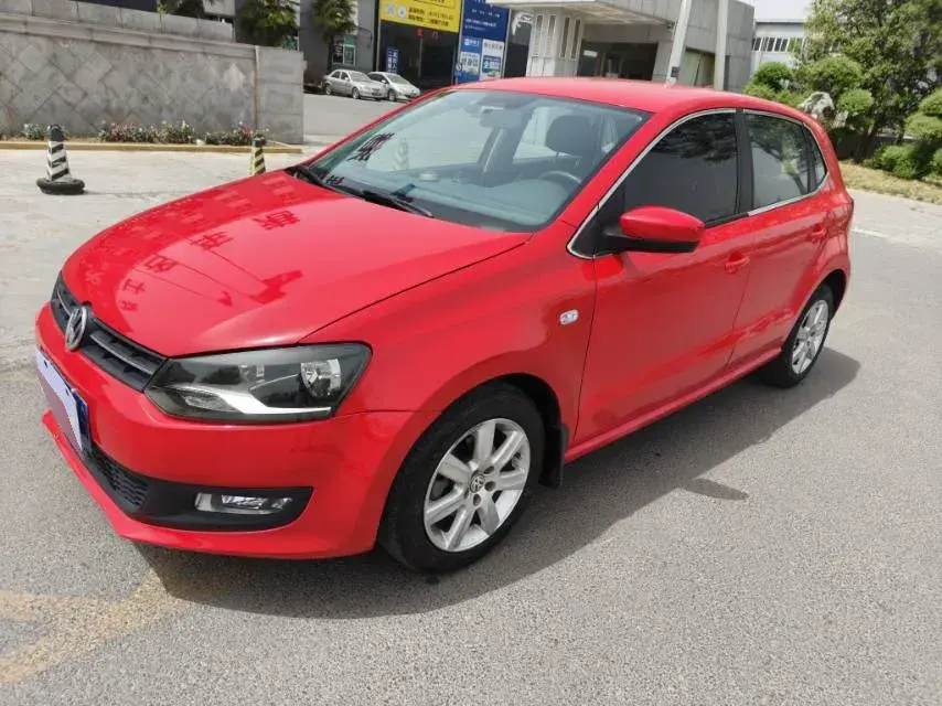 2013 Volkswagen Polo 1.4L 86HP L4 5MT
