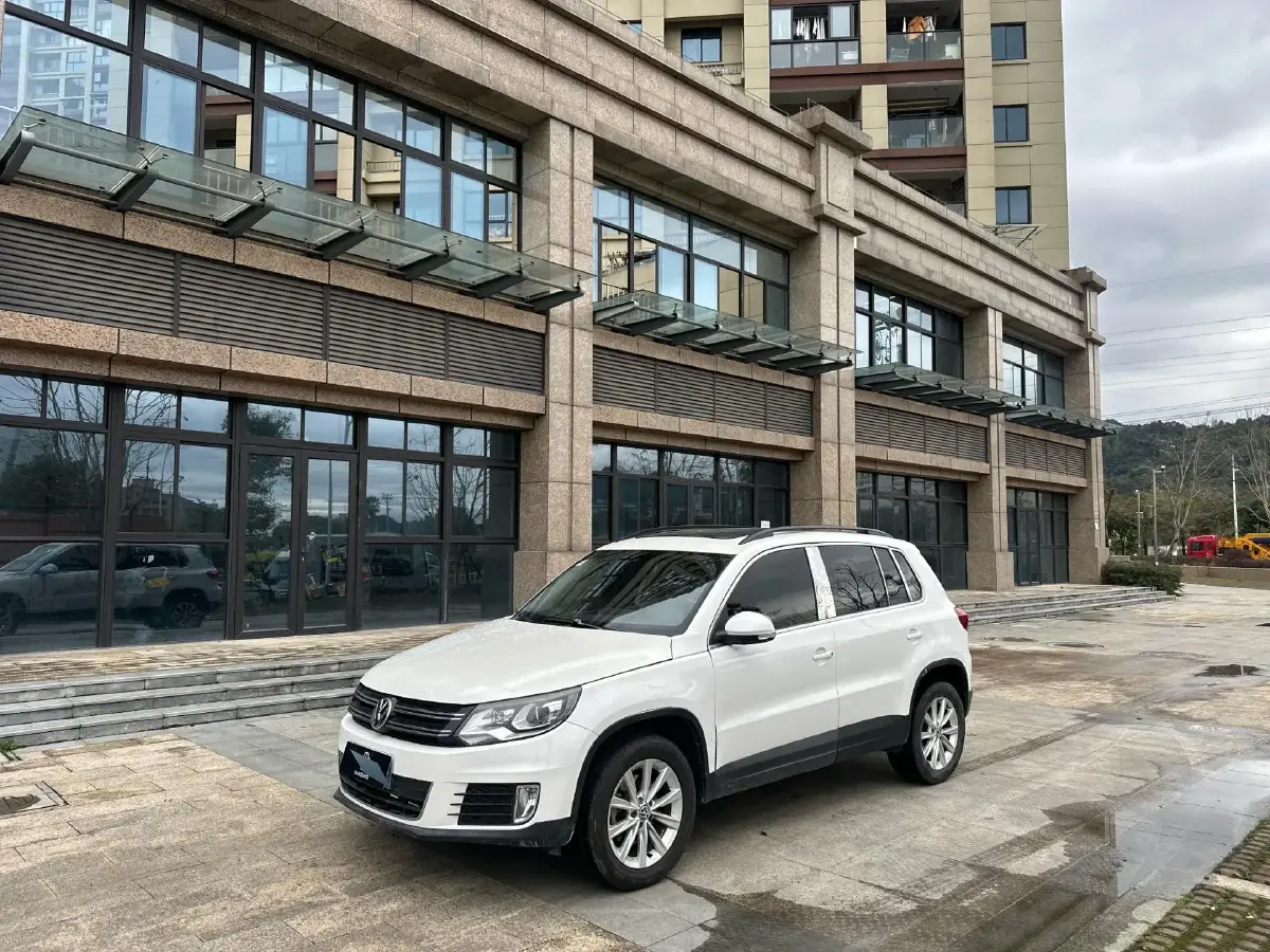 2015 Volkswagen Tiguan 1.8T 160HP L4 6AT