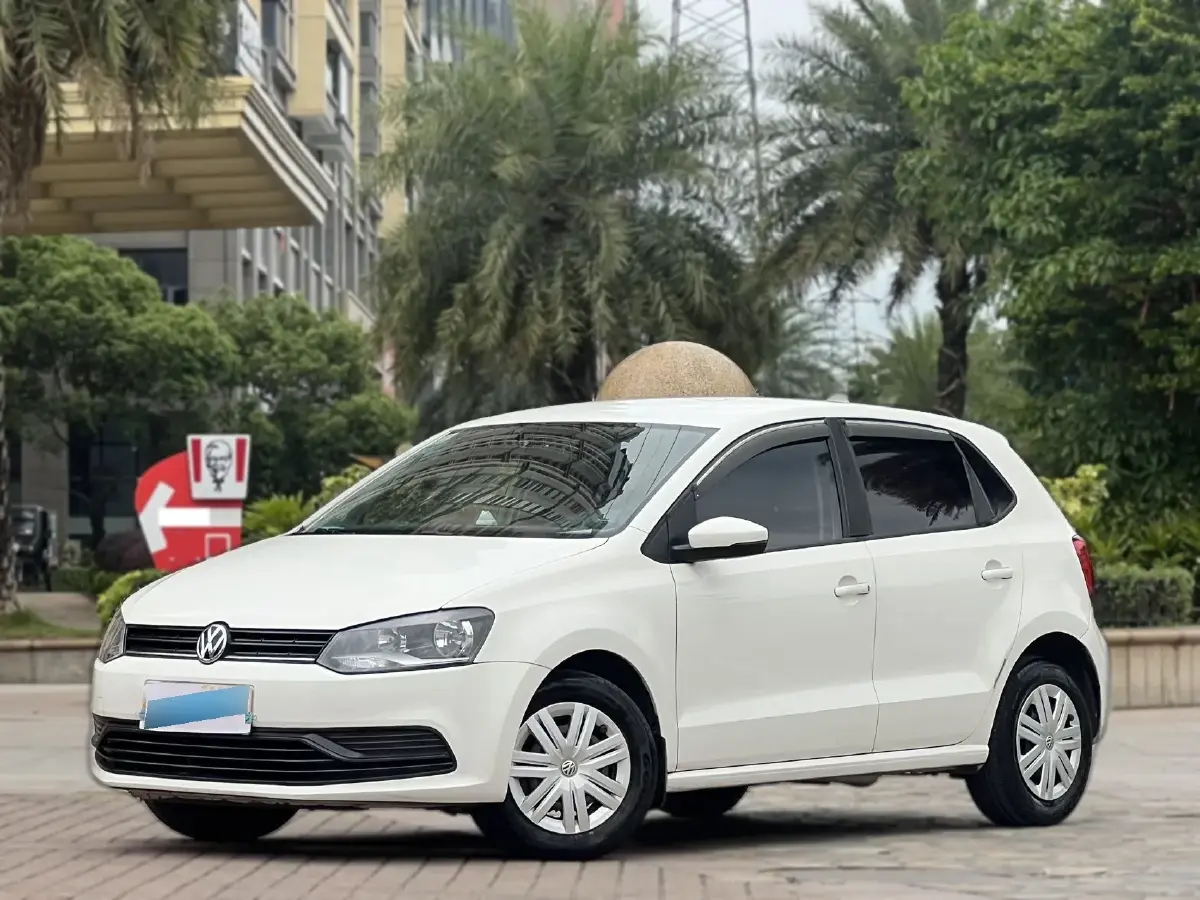 2016 Volkswagen Polo 1.4L 90HP L4 6AT