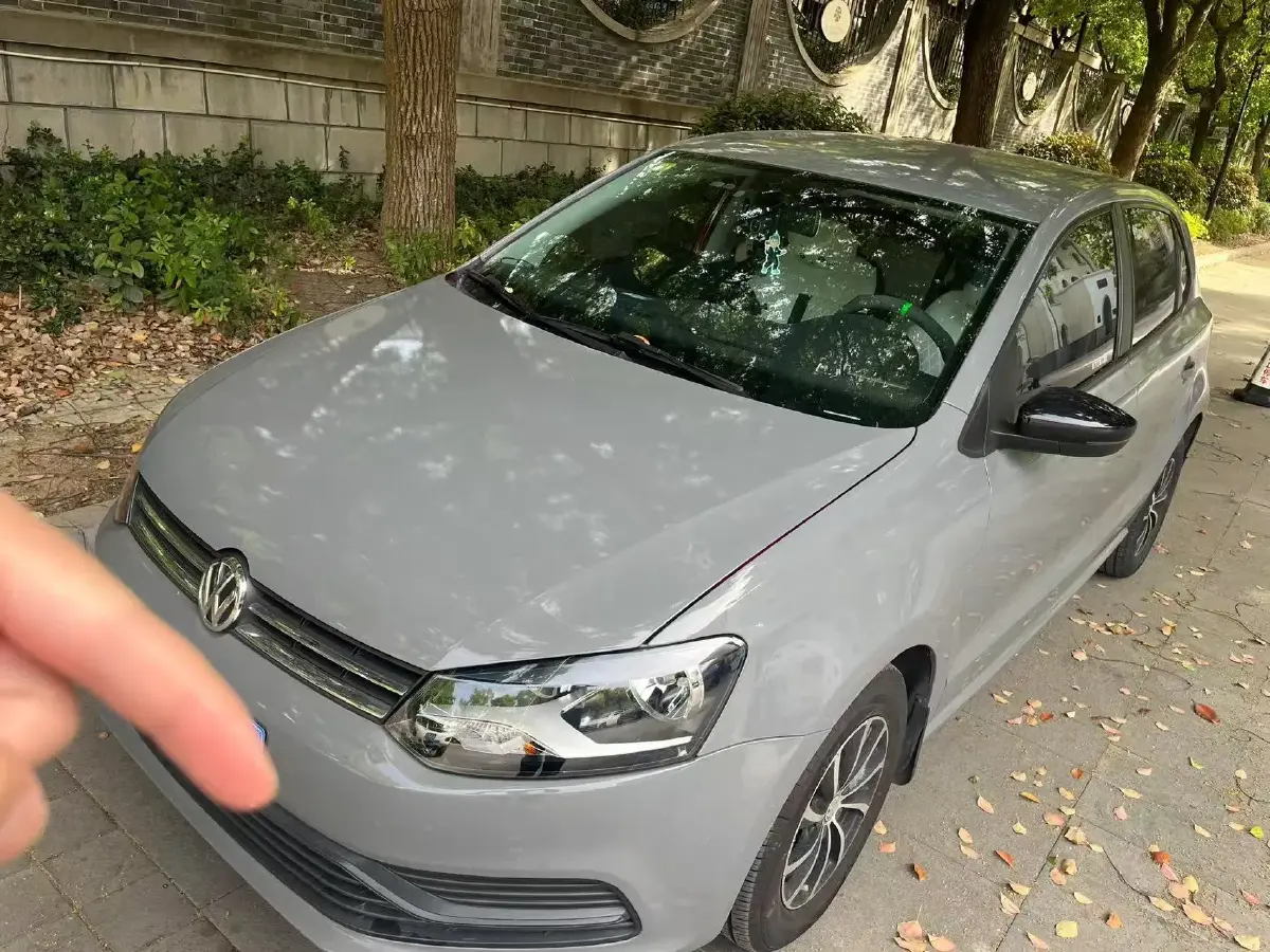 2016 Volkswagen Polo 1.4L 90HP L4 6AT