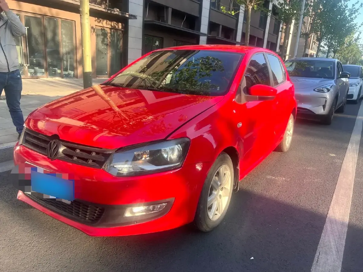 2014 Volkswagen Polo 1.6L 110HP L4 6AT