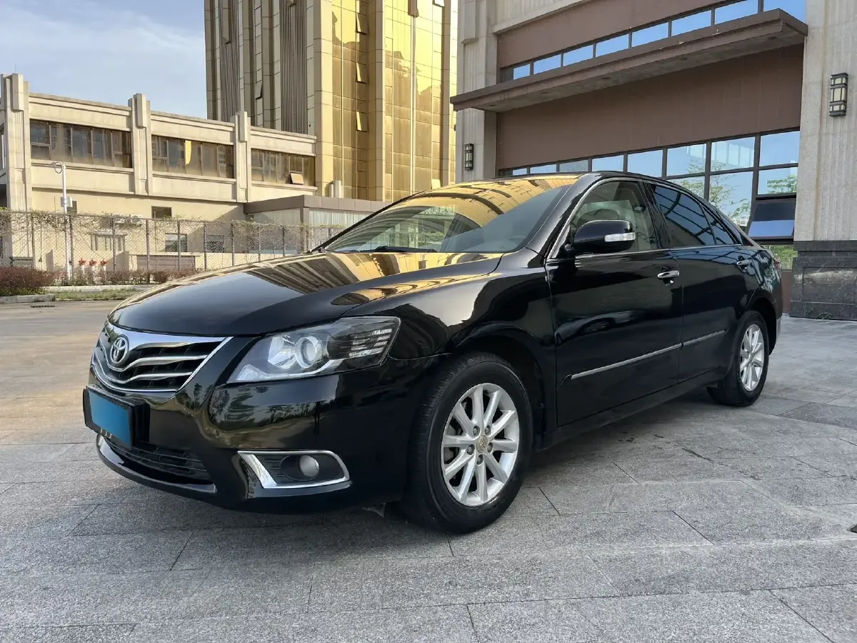 2013 Toyota Camry 2.0L 147HP L4 4AT