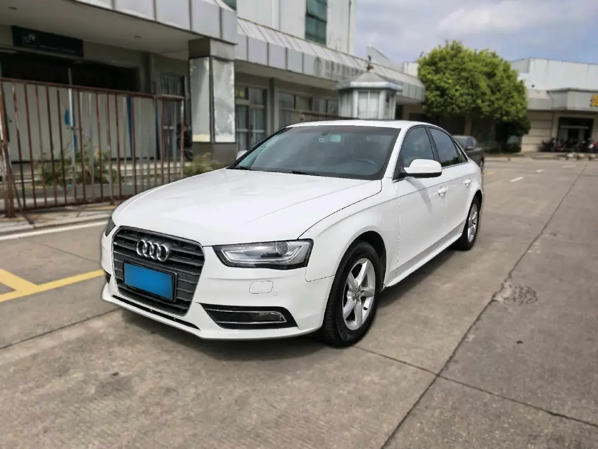 2010 Audi Q5 2.0T 211HP L4 7DCT