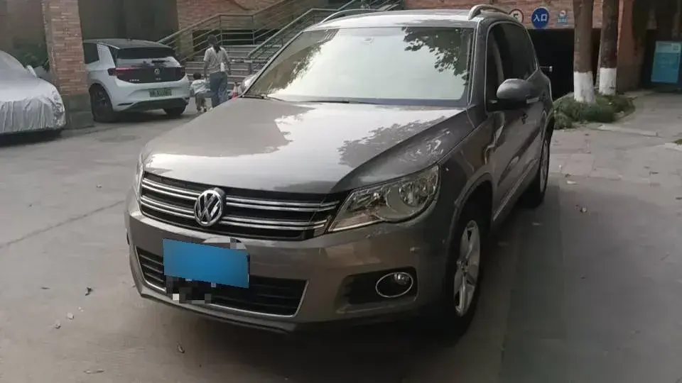 2010 Volkswagen Tiguan 1.8T 160HP L4 6AT