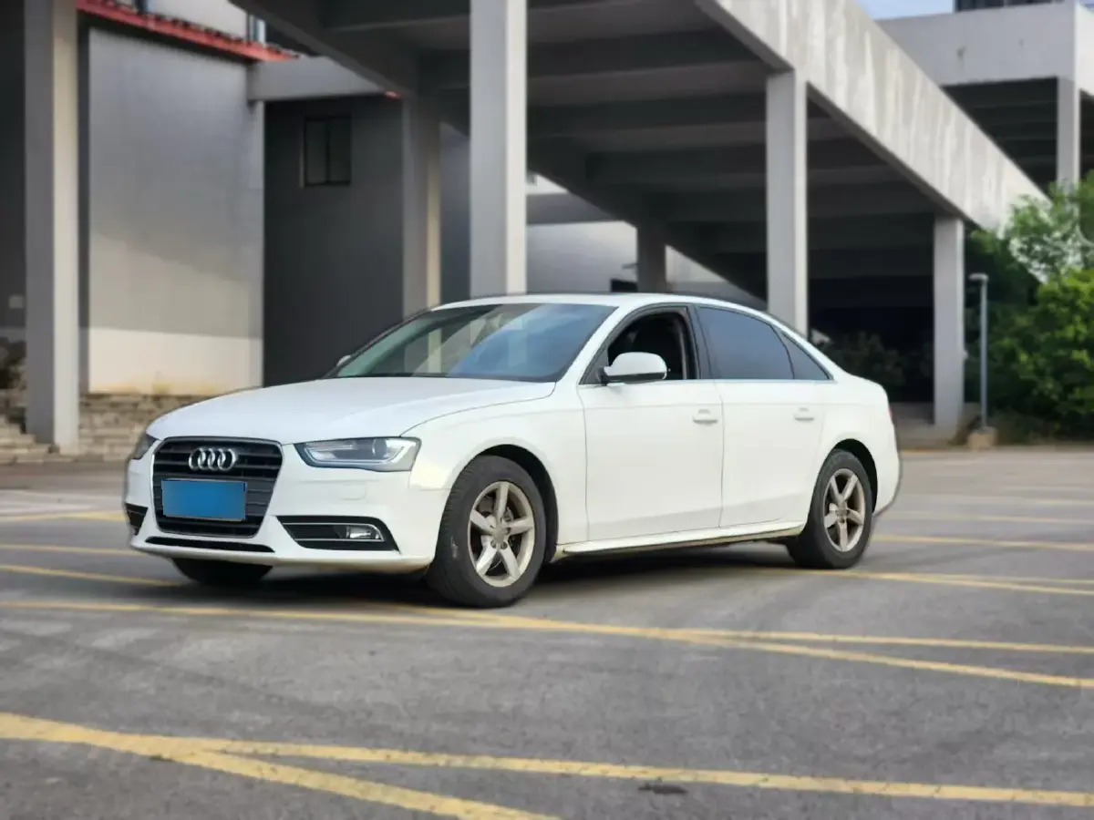 2015 Audi A4L 2.0T 180HP L4 CVT