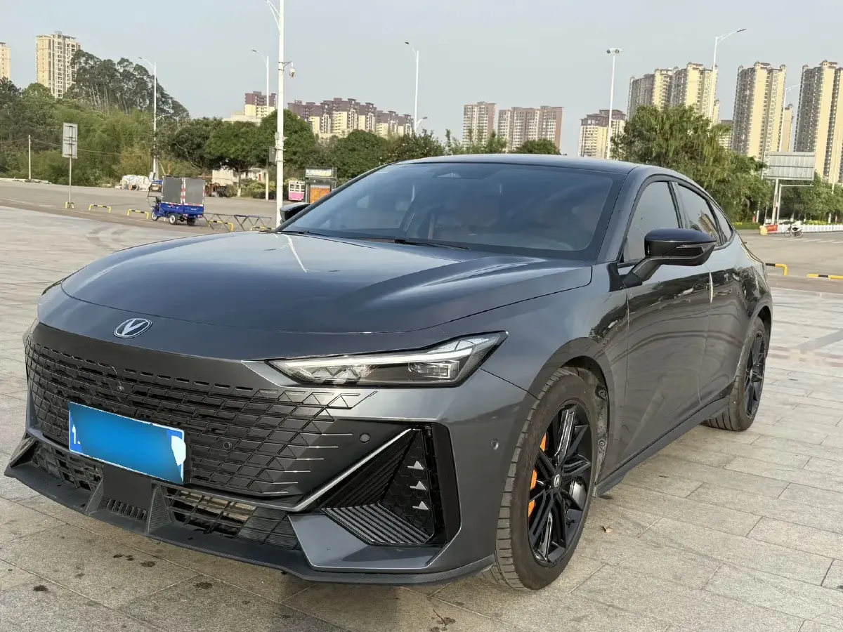 2022 ChangAn UNI-V 1.5T 188HP L4 7DCT