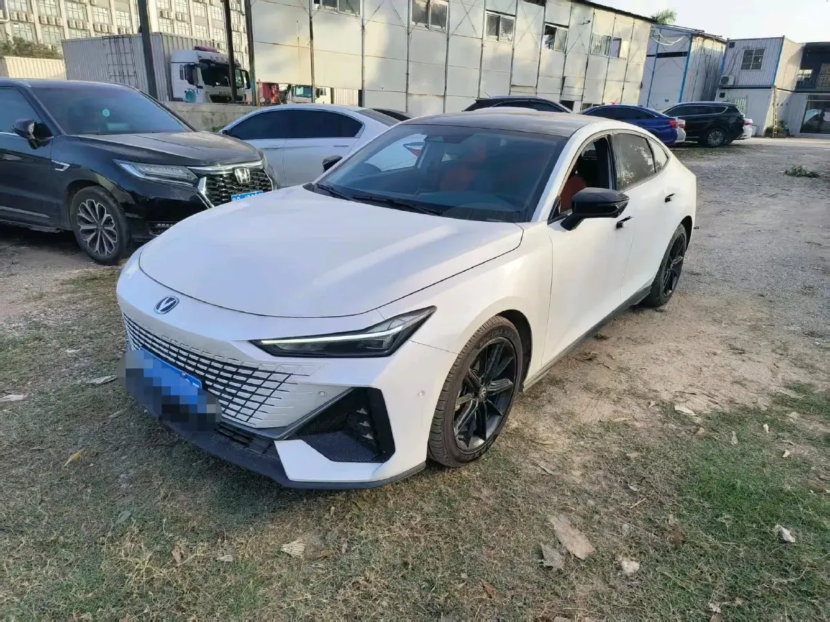 2022 ChangAn UNI-V 1.5T 188HP L4 7DCT
