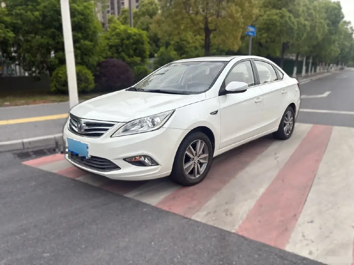 2015 ChangAn Eado 1.6L 125HP L4 5MT