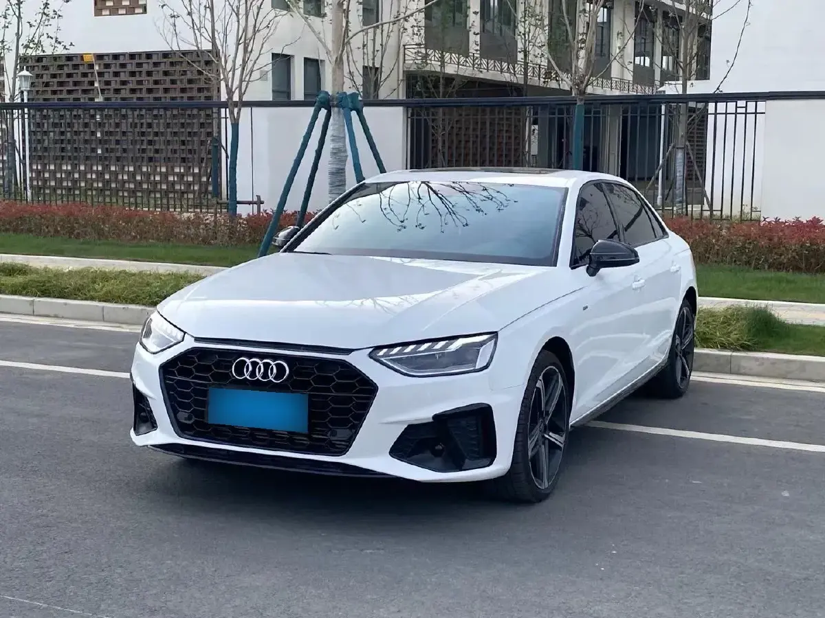 2024 Audi A4L 2.0T 190HP L4 7DCT