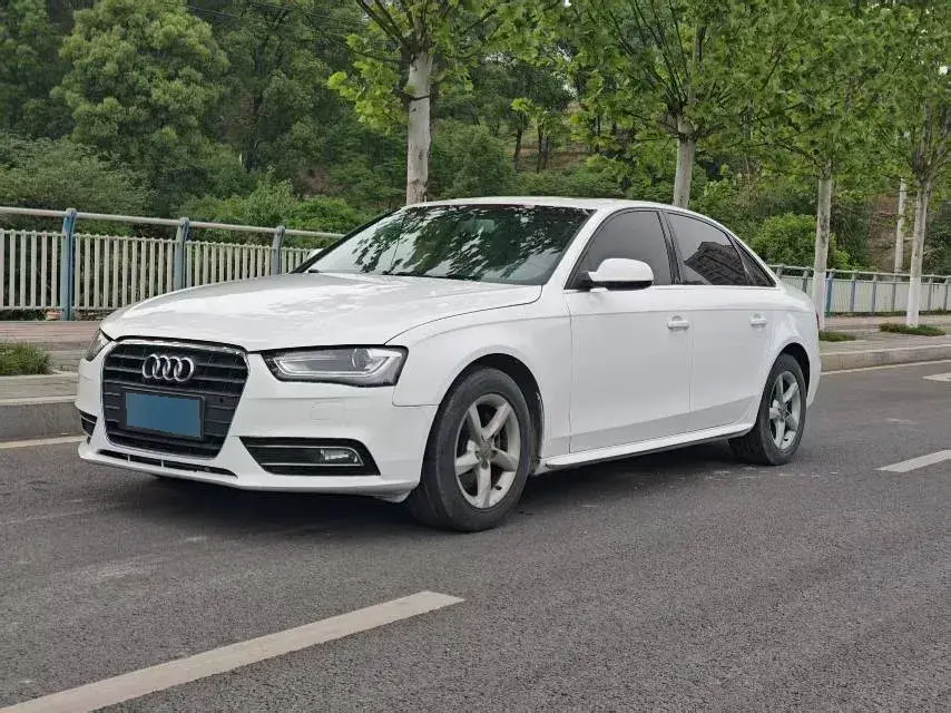 2013 Audi A4L 2.0T 180HP L4 CVT