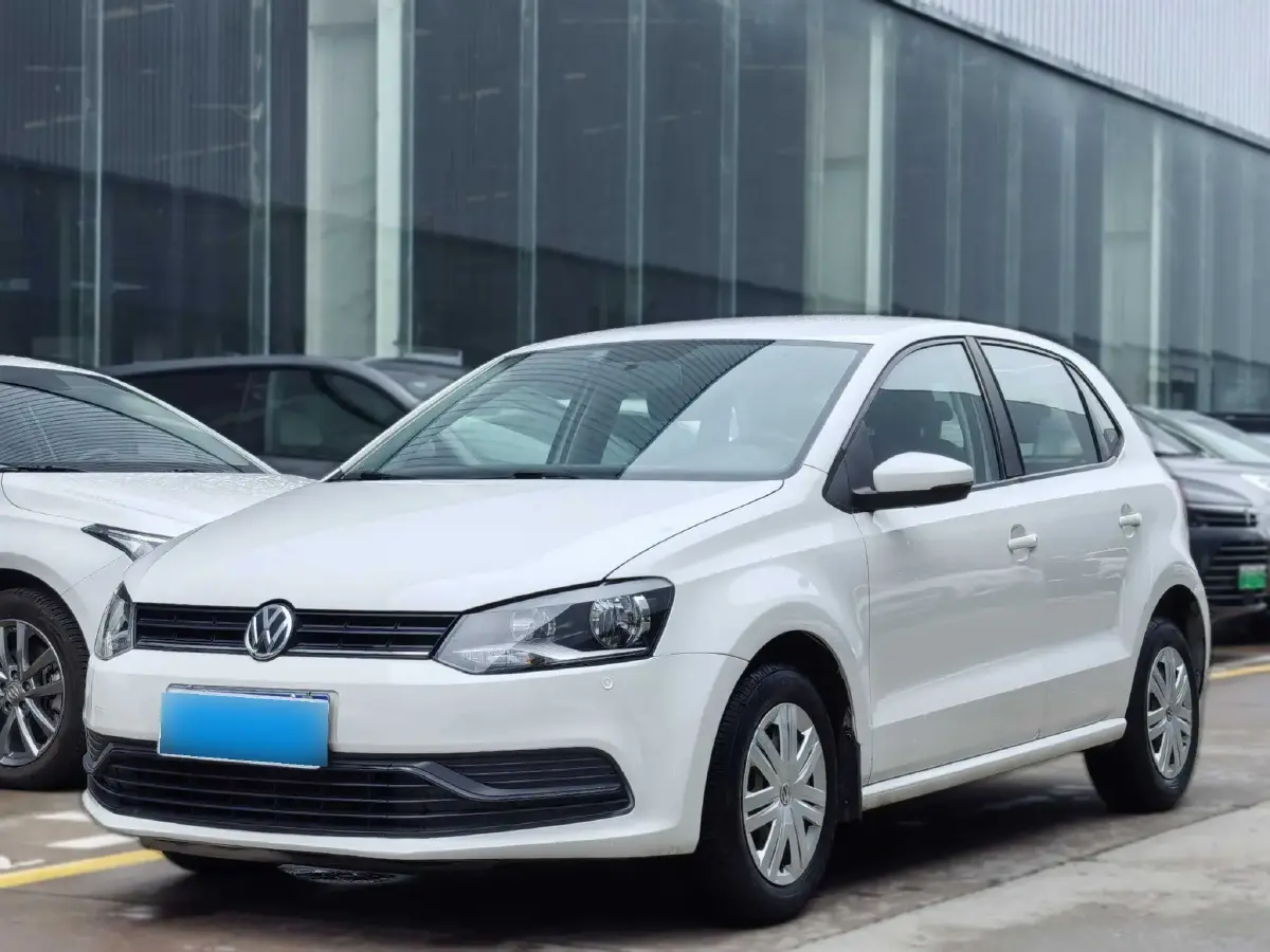 2016 Volkswagen Polo 1.4L 90HP L4 6AT