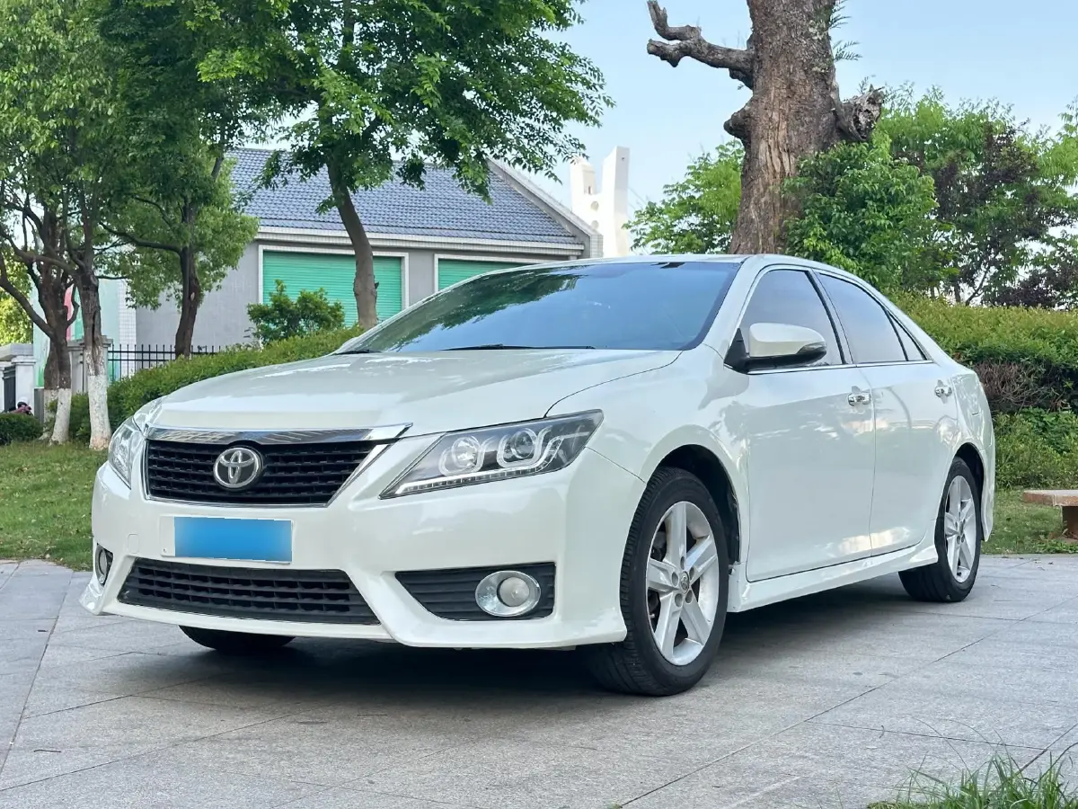 2012 Toyota Camry 2.0L 150HP L4 4AT