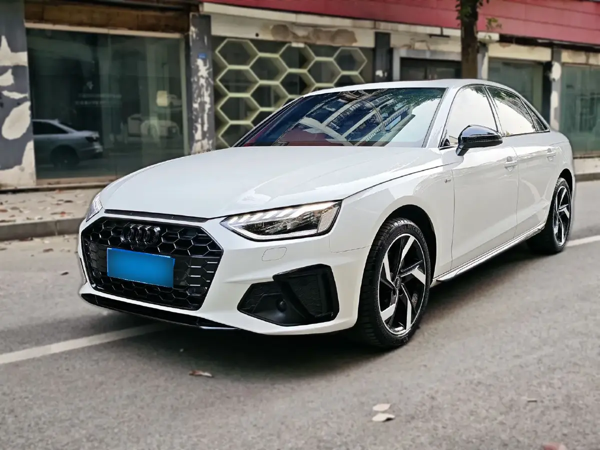 2023 Audi A4L 2.0T 190HP L4 7DCT