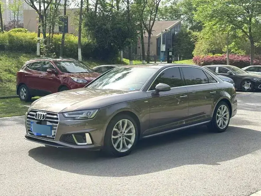 2019 Audi A4L 2.0T 190HP L4 7DCT
