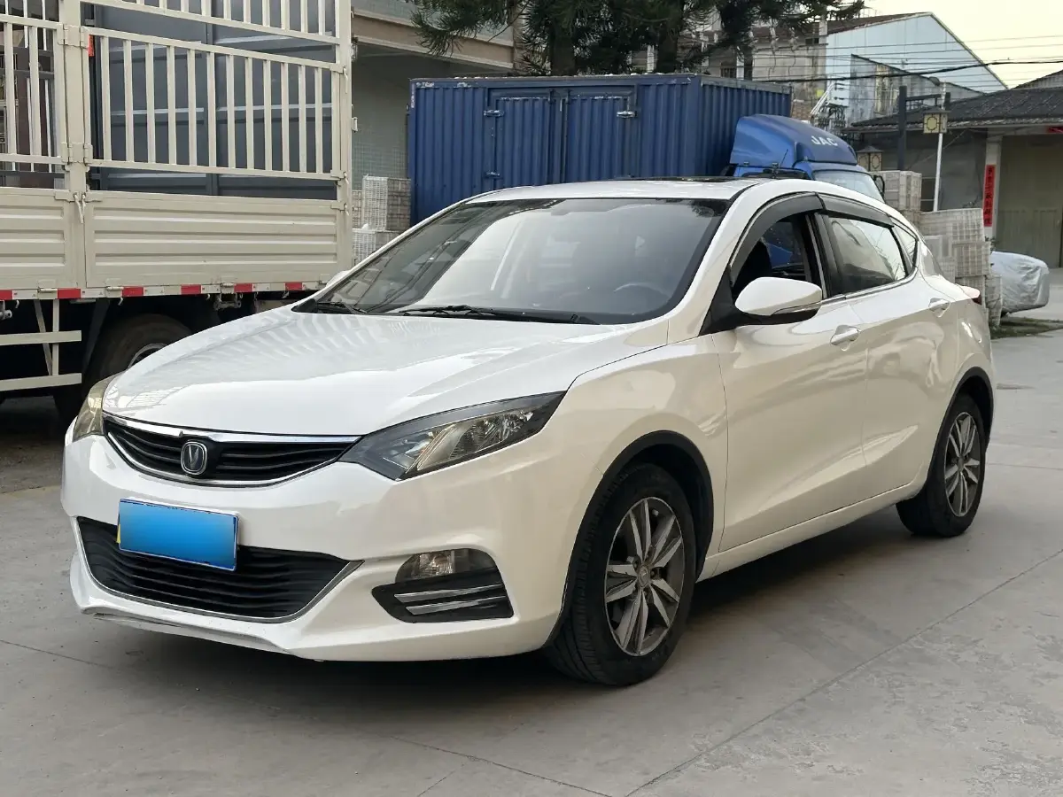 2015 ChangAn Eado XT 1.6L 125HP L4 5MT