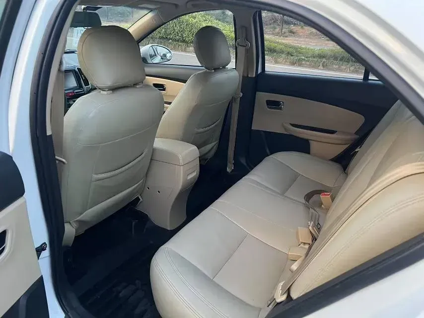 2015 Chery E3 1.5L 109HP L4 5MT,autocango,china used car exporter,china ev exporter,chinese used car exporter,chinese used ev exporter