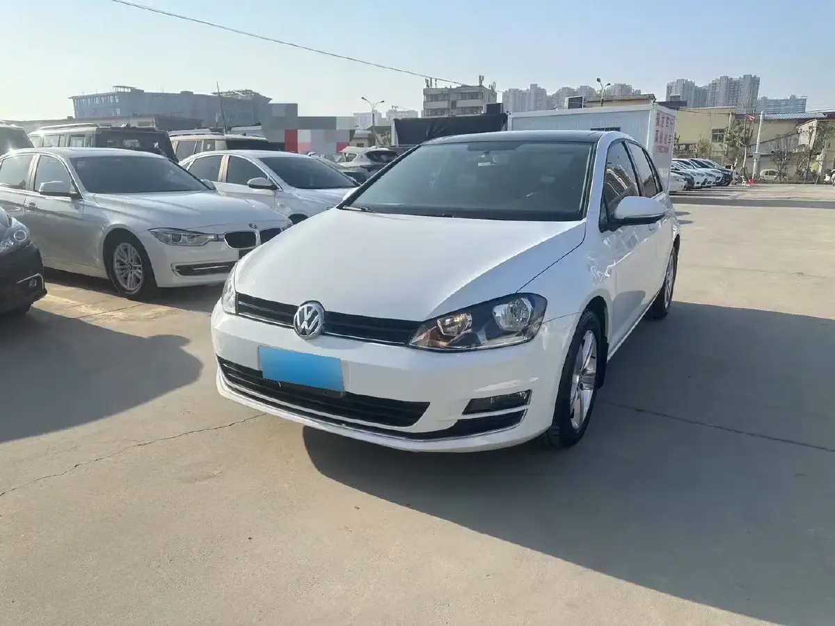 2011 Volkswagen Golf 1.6L 105HP L4 5MT