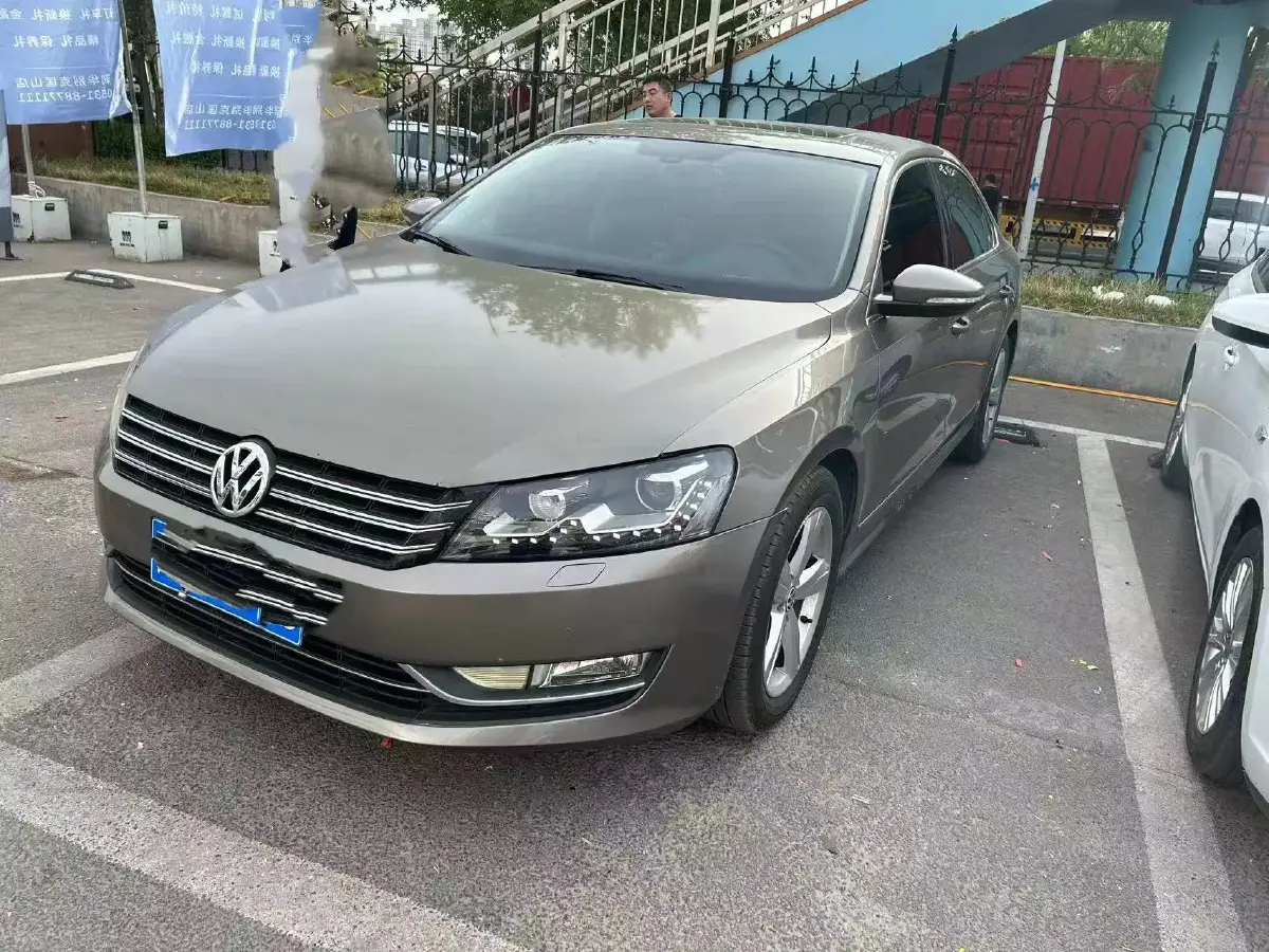 2014 Volkswagen Passat 1.8T 160HP L4 7DCT