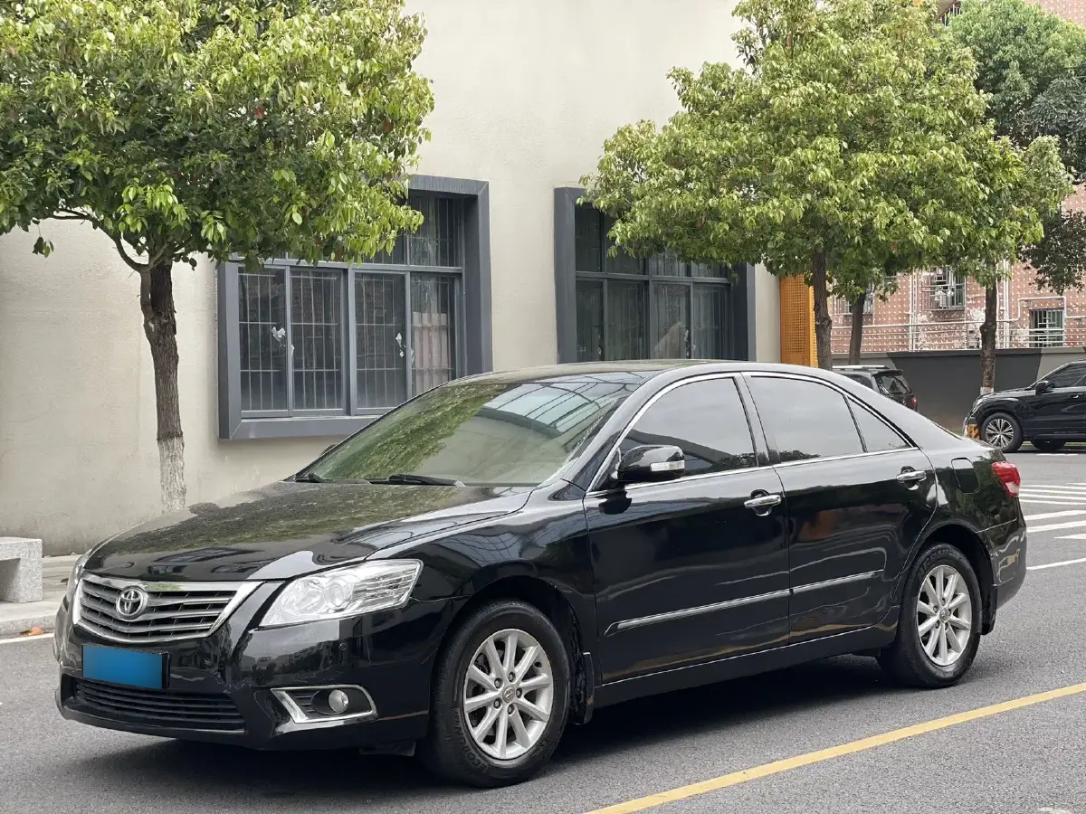 2010 Toyota Camry 2.0L 147HP L4 4AT