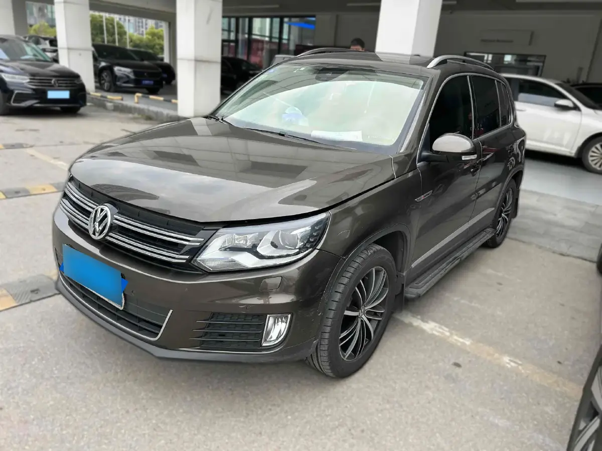 2016 Volkswagen Tiguan 2.0T 200HP L4 6AT