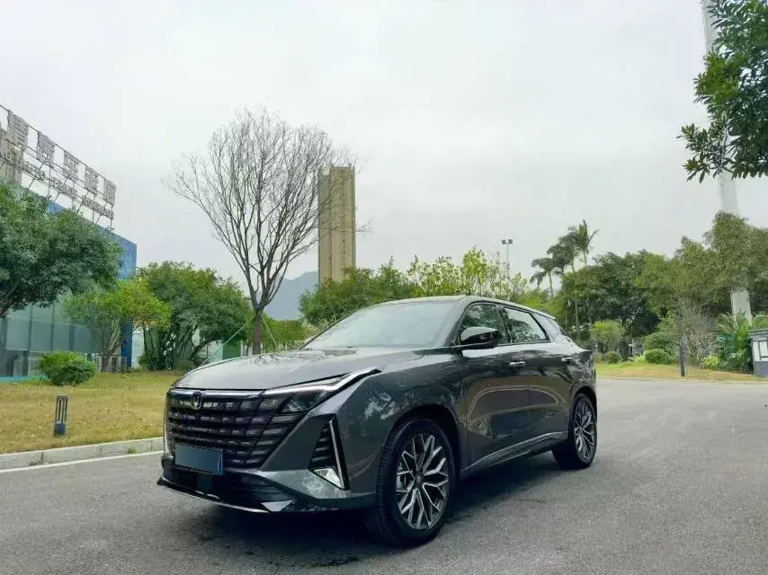 2025 ChangAn UNI-Z 1.5T 188HP L4 7DCT