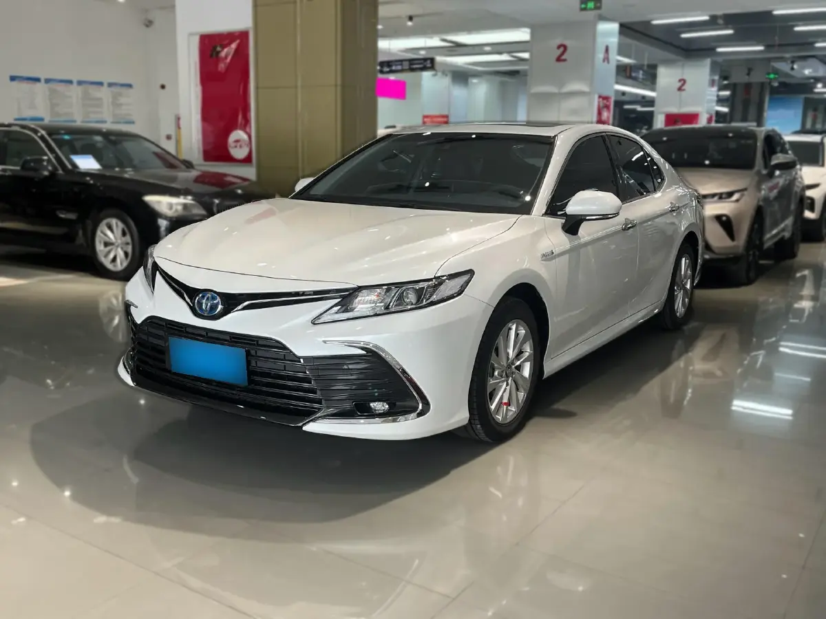2021 Toyota Camry 2.5L 178HP L4 E-CVT Hybrid