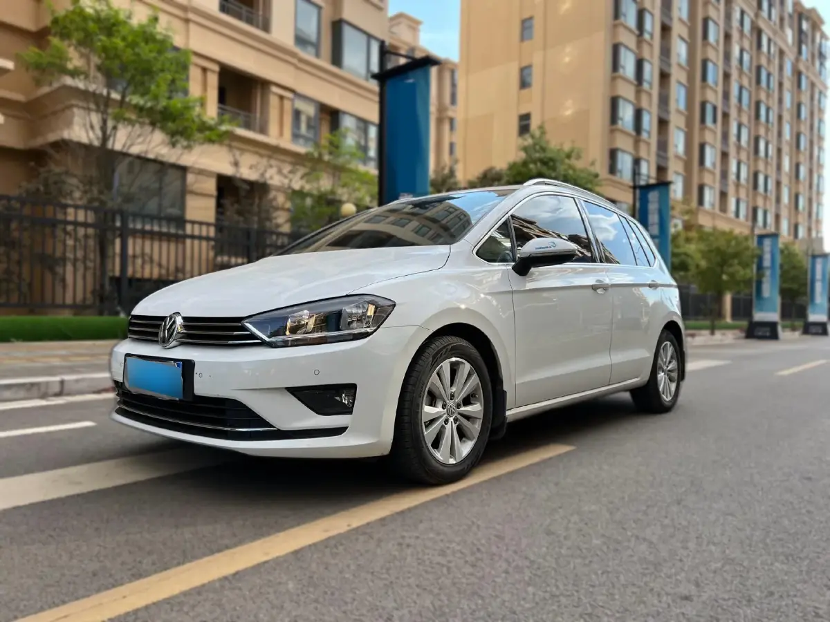 2016 Volkswagen Golf Sportsvan 1.4T 131HP L4 5MT