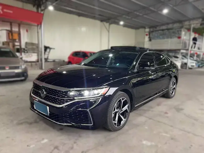 2023 Volkswagen Passat 2.0T 186HP L4 7DCT