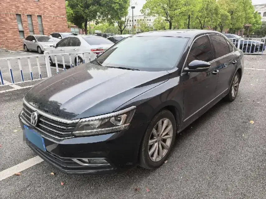 2017 Volkswagen Passat 1.8T 180HP L4 7DCT