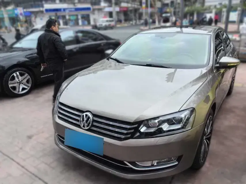 2015 Volkswagen Passat 1.8T 160HP L4 7DCT