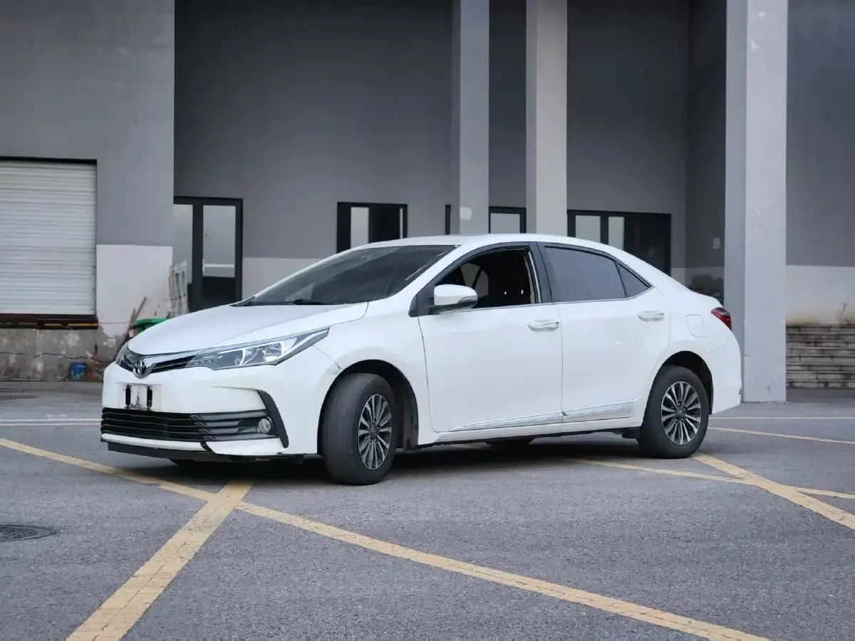 2018 Toyota Corolla 1.2T 116HP L4 CVT