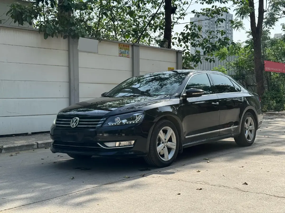 2015 Volkswagen Passat 1.8T 160HP L4 7DCT