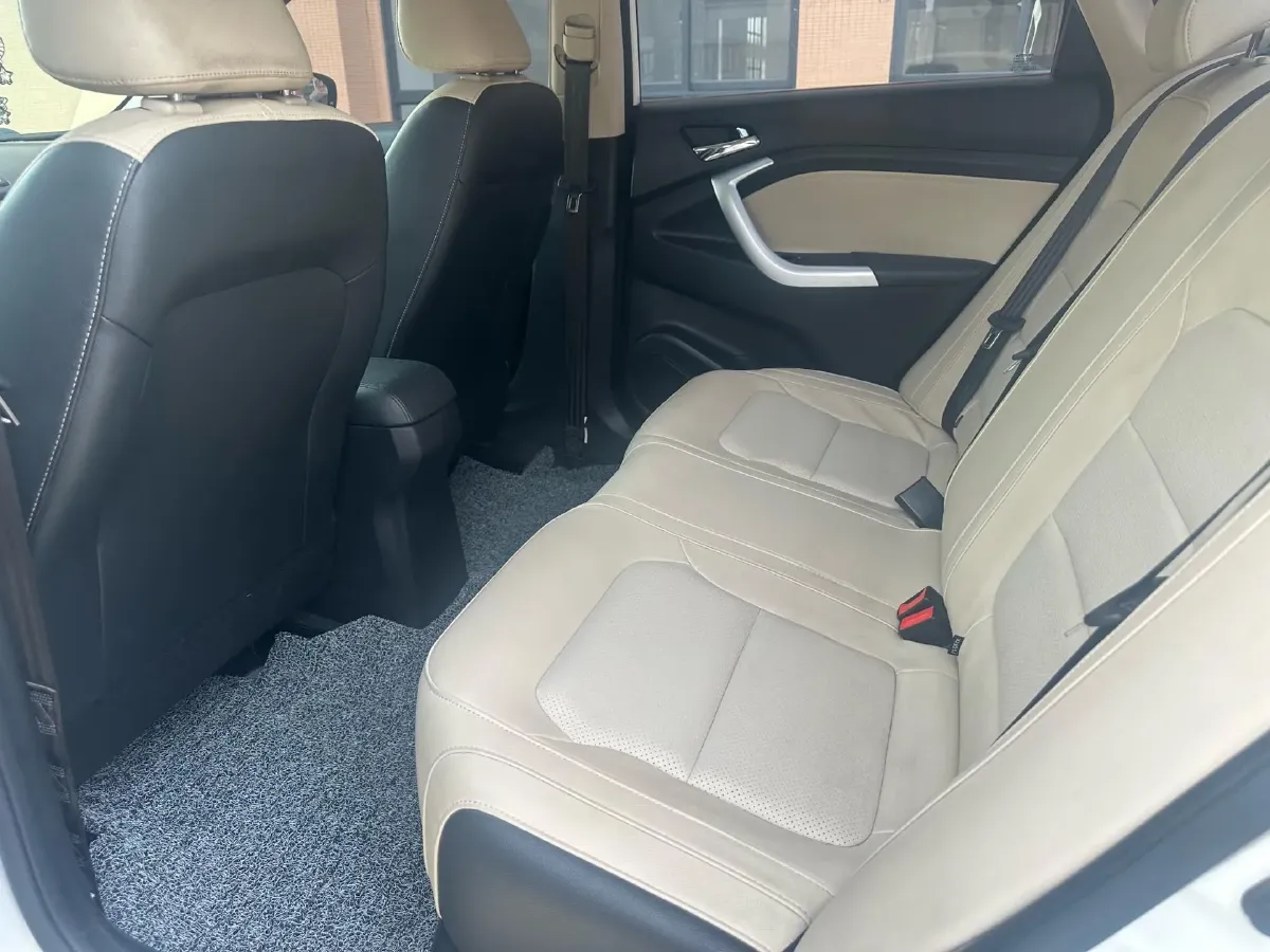 2015 ChangAn Alsvin V7 1.6L 124HP L4 5MT,autocango,china used car exporter,china ev exporter,chinese used car exporter,chinese used ev exporter