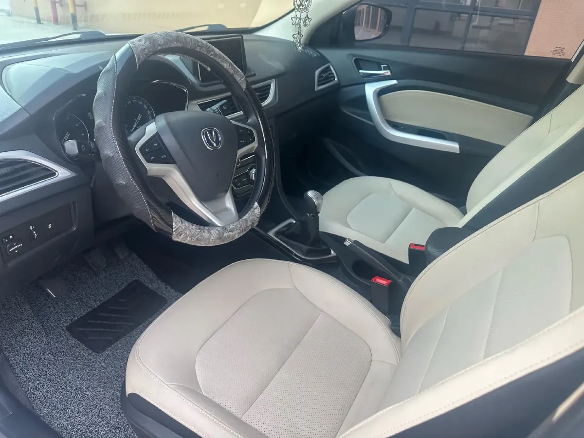 2015 ChangAn Alsvin V7 1.6L 124HP L4 5MT,autocango,china used car exporter,china ev exporter,chinese used car exporter,chinese used ev exporter