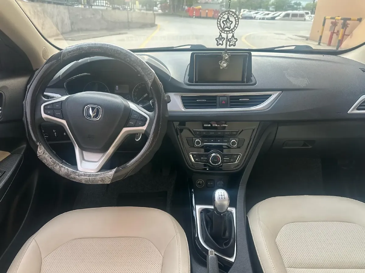 2015 ChangAn Alsvin V7 1.6L 124HP L4 5MT,autocango,china used car exporter,china ev exporter,chinese used car exporter,chinese used ev exporter