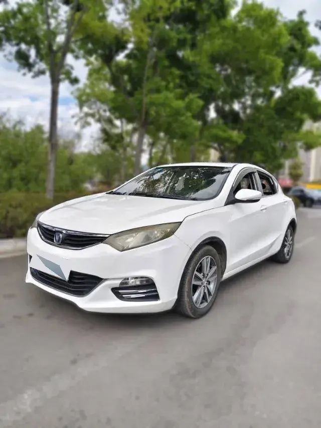 2015 ChangAn Eado XT 1.6L 125HP L4 5MT