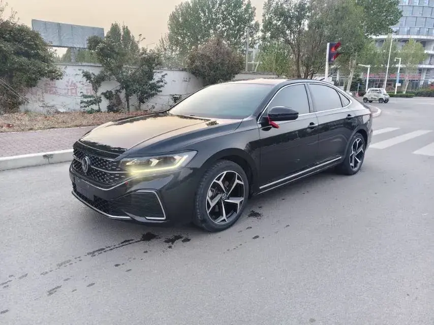 2024 Volkswagen Passat 2.0T 186HP L4 7DCT